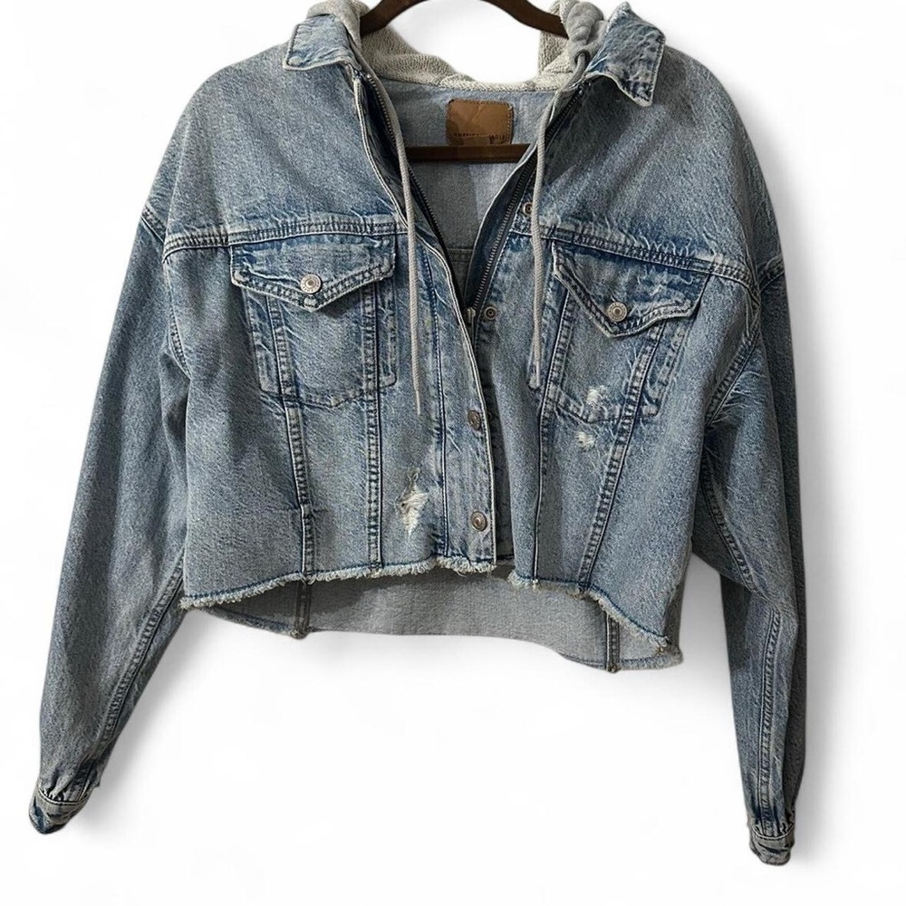 American Eagle Outfitters Blue Cropped Jean Jacket with Hood